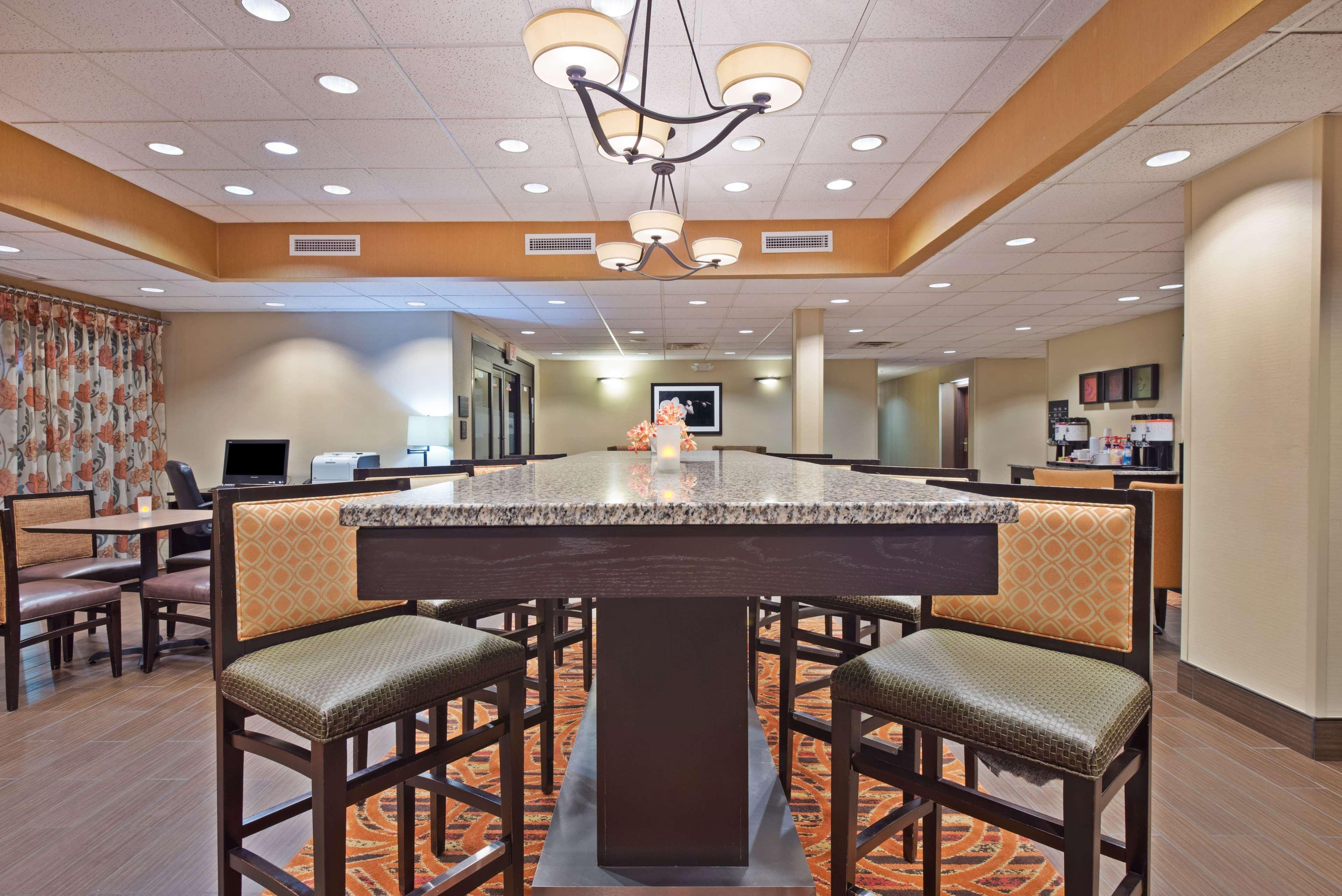Hampton Inn Winfield Teays Valley Exteriör bild