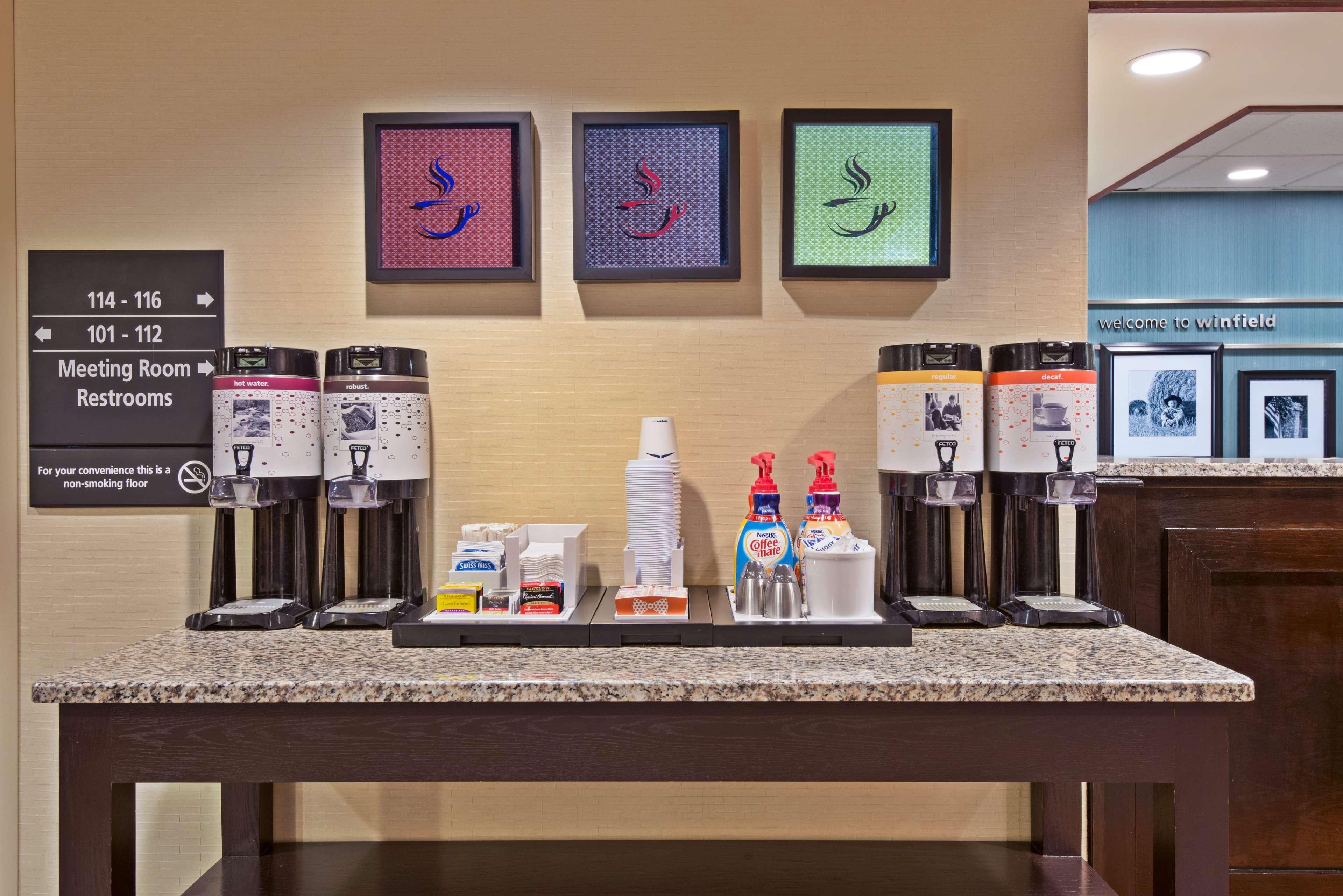 Hampton Inn Winfield Teays Valley Exteriör bild