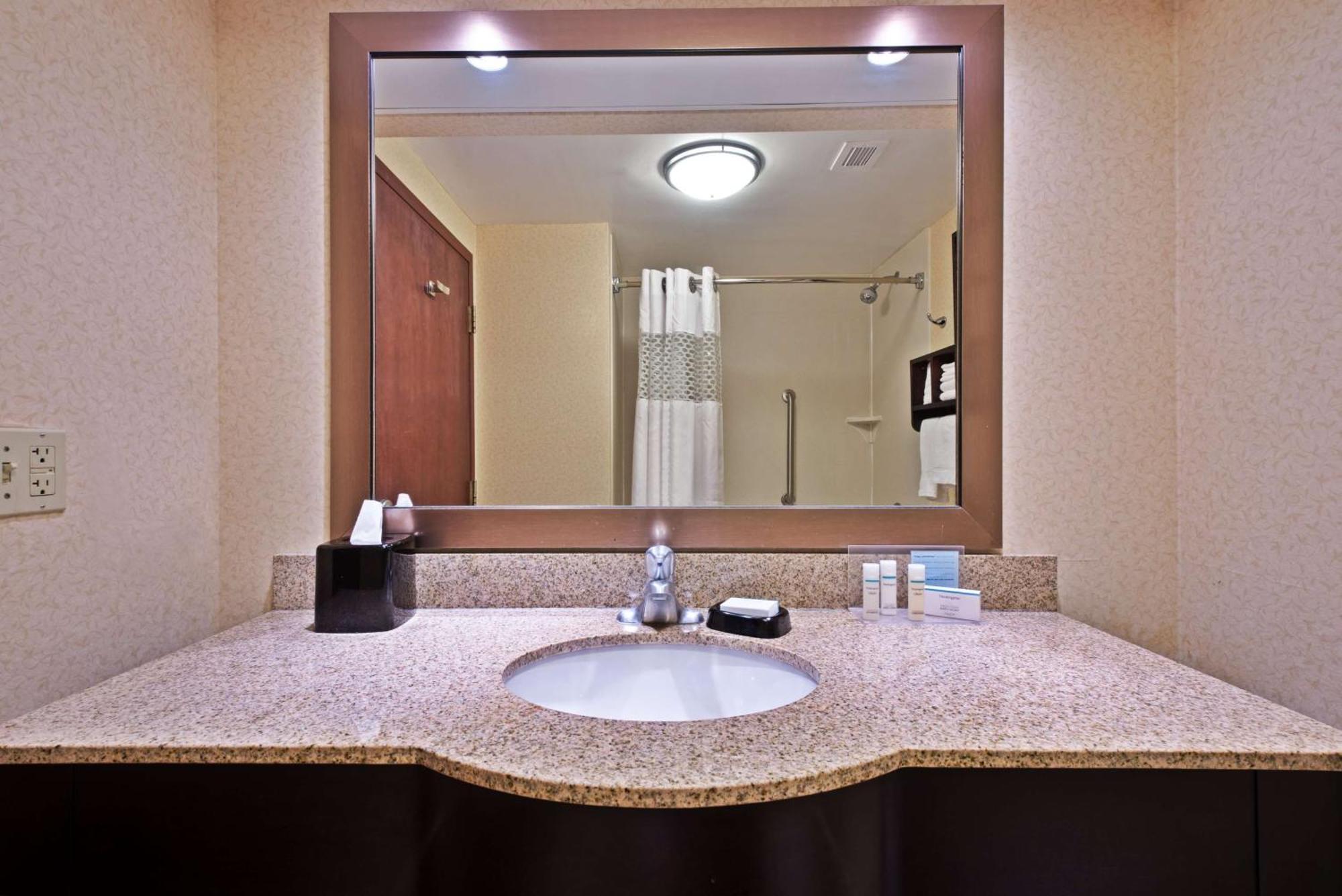 Hampton Inn Winfield Teays Valley Exteriör bild